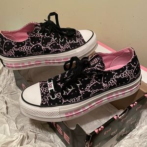Converse, hello Kitty shoes